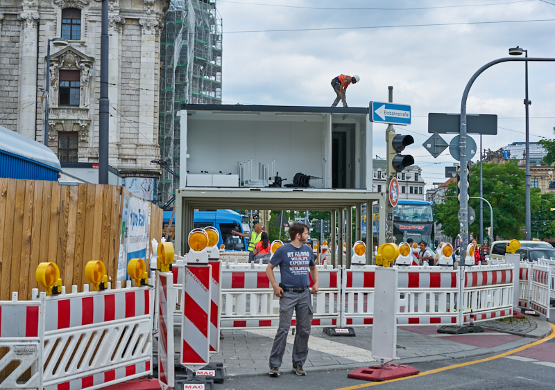 09.07.2019 - Neue Container für das Hotel Königshof