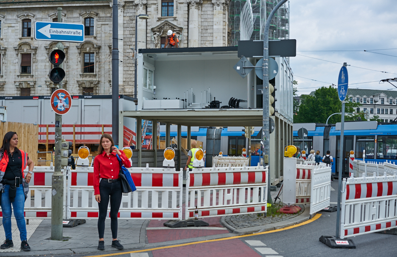 09.07.2019 - Neue Container für das Hotel Königshof