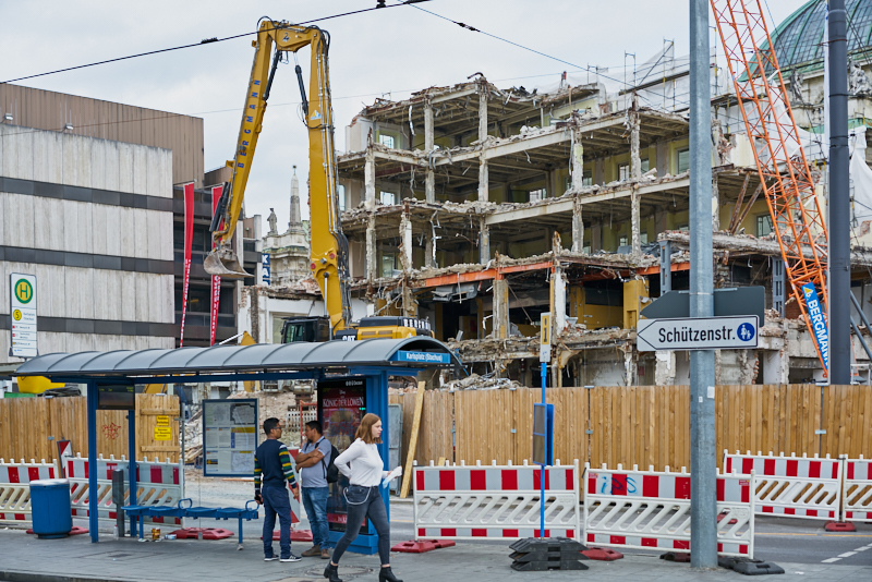 09.07.2019 - Neue Container für das Hotel Königshof