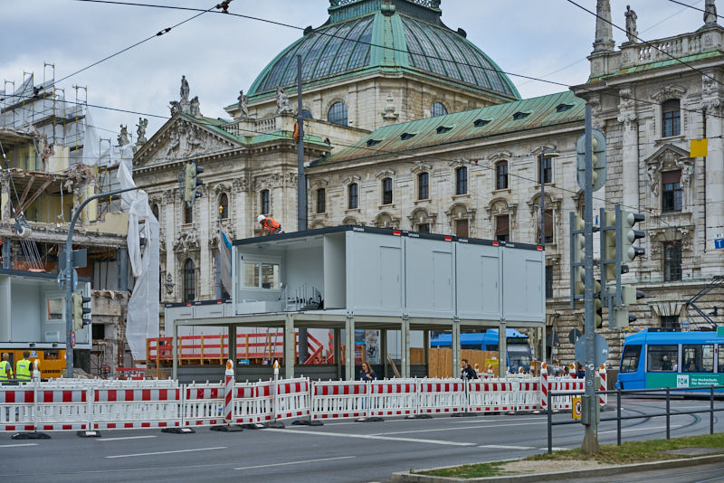 09.07.2019 - Neue Container für das Hotel Königshof
