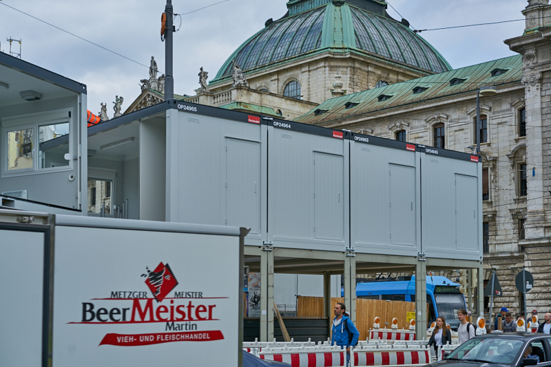09.07.2019 - Neue Container für das Hotel Königshof