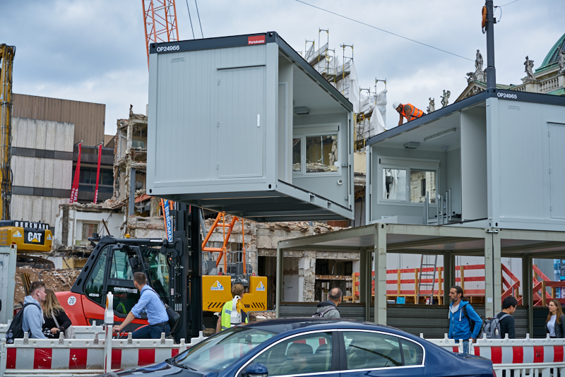 09.07.2019 - Neue Container für das Hotel Königshof