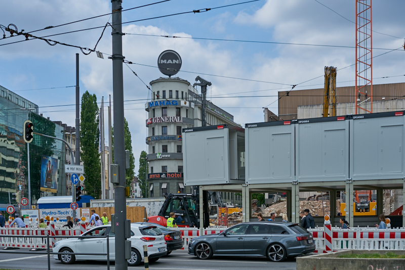 09.07.2019 - Neue Container für das Hotel Königshof