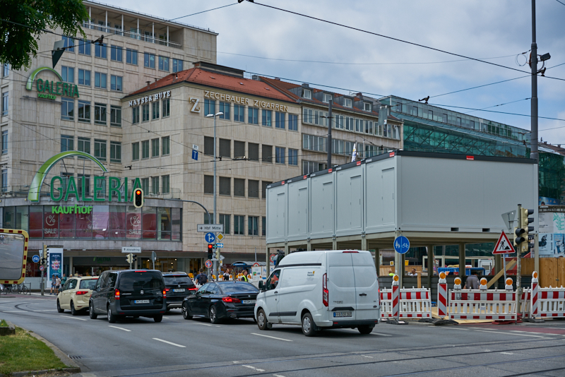 09.07.2019 - Neue Container für das Hotel Königshof