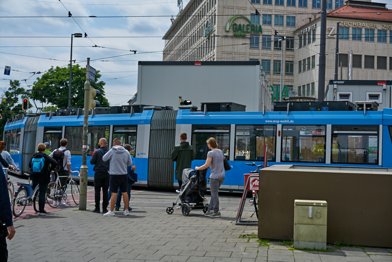 09.07.2019 - Neue Container für das Hotel Königshof
