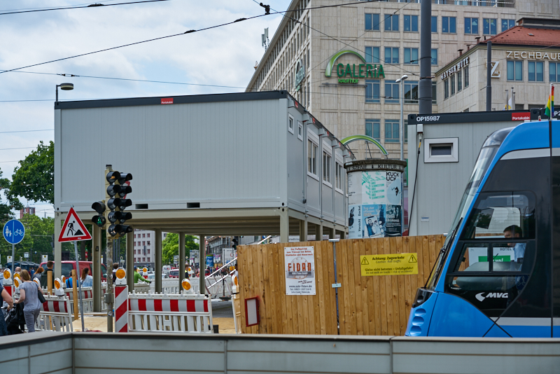 09.07.2019 - Neue Container für das Hotel Königshof