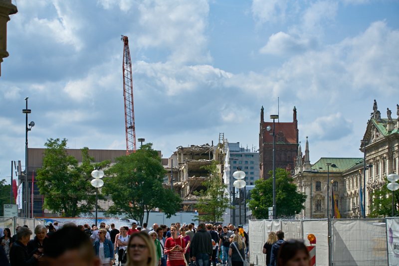 09.07.2019 - Neue Container für das Hotel Königshof