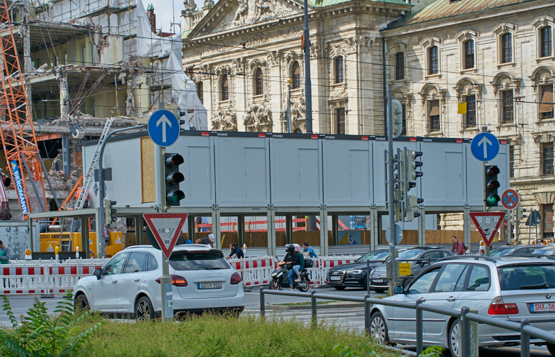 09.07.2019 - Neue Container für das Hotel Königshof