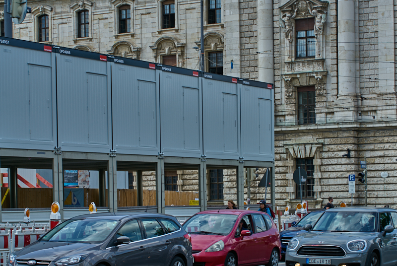 09.07.2019 - Neue Container für das Hotel Königshof