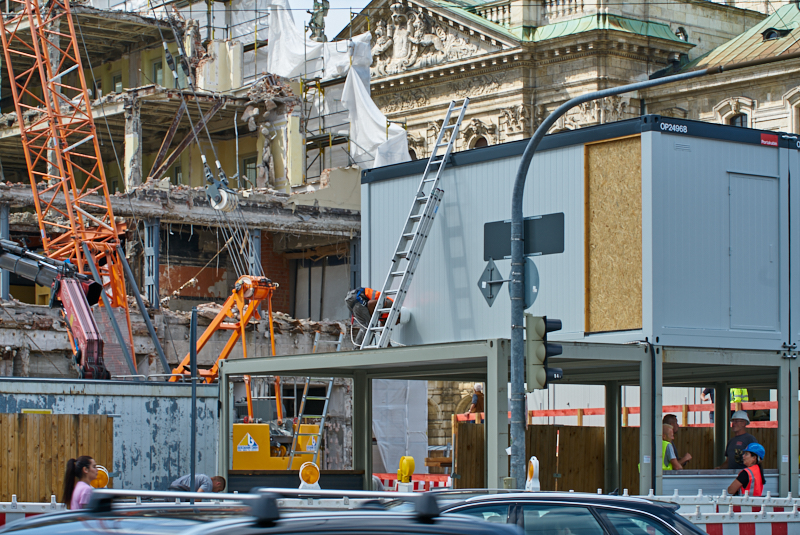 09.07.2019 - Neue Container für das Hotel Königshof