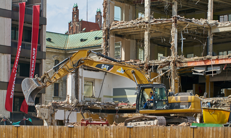 09.07.2019 - Neue Container für das Hotel Königshof
