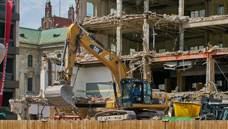 09.07.2019 - Neue Container für das Hotel Königshof
