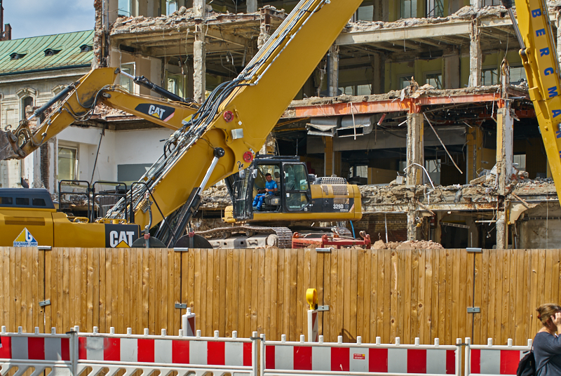 09.07.2019 - Neue Container für das Hotel Königshof