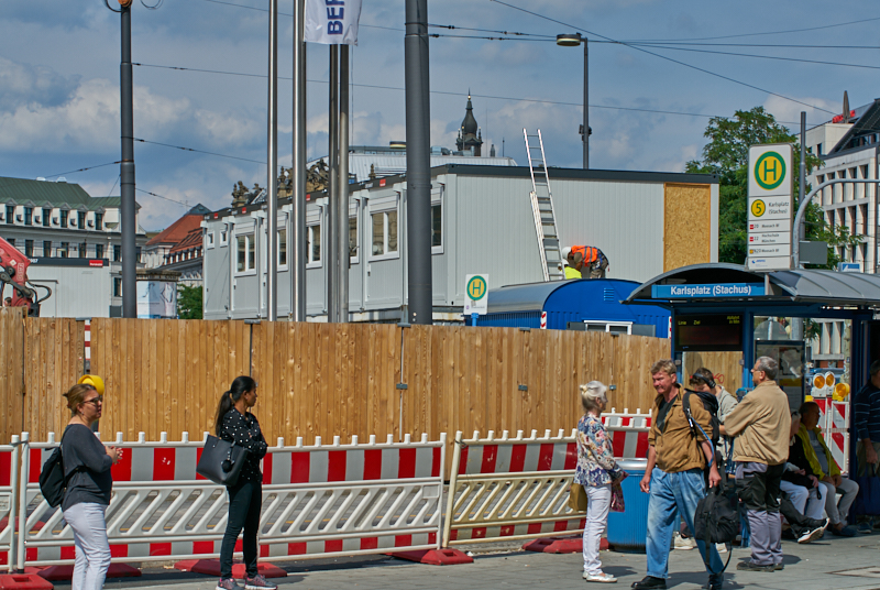 09.07.2019 - Neue Container für das Hotel Königshof