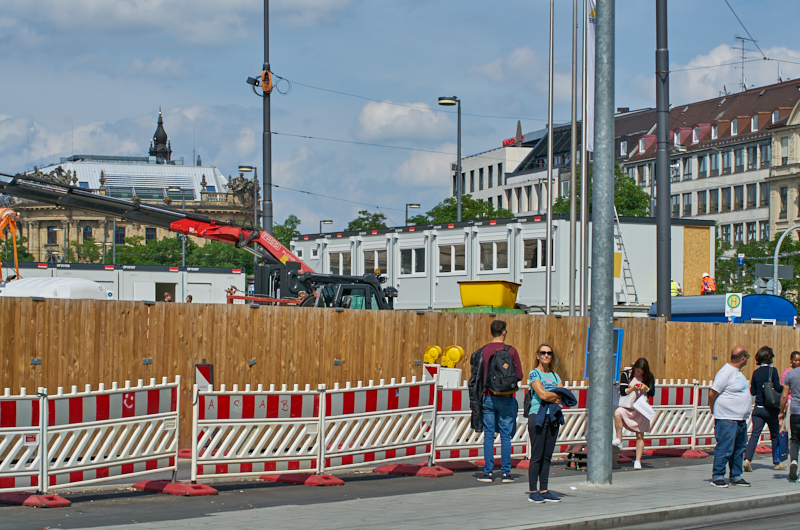 09.07.2019 - Neue Container für das Hotel Königshof