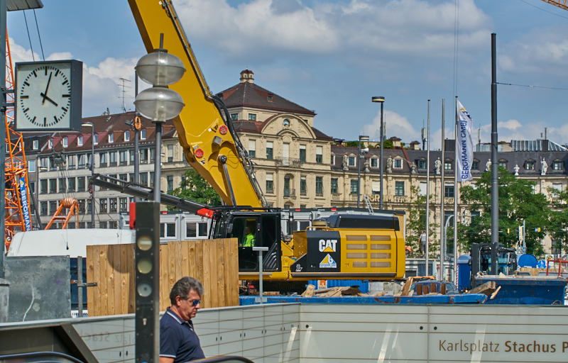 09.07.2019 - Neue Container für das Hotel Königshof
