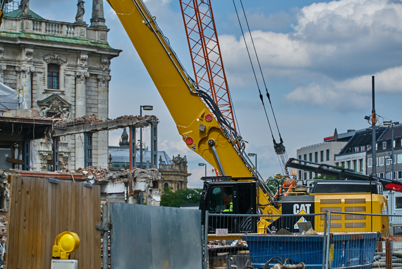 09.07.2019 - Neue Container für das Hotel Königshof