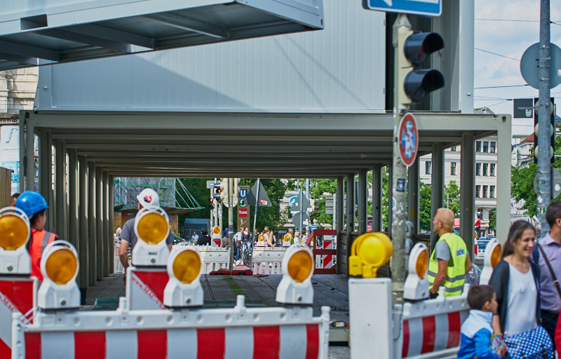 09.07.2019 - Neue Container für das Hotel Königshof