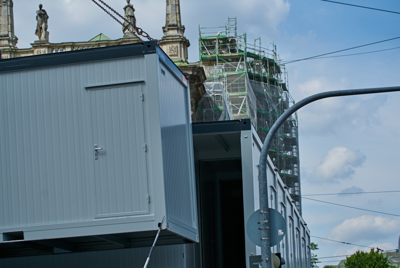 09.07.2019 - Neue Container für das Hotel Königshof