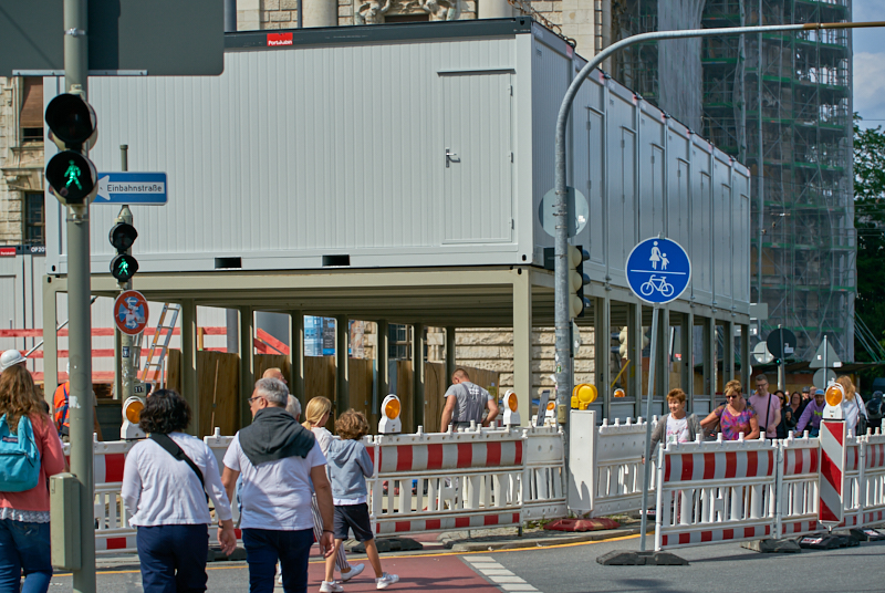 09.07.2019 - Neue Container für das Hotel Königshof