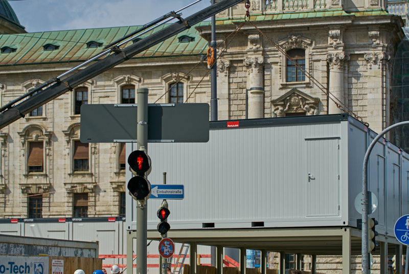 09.07.2019 - Neue Container für das Hotel Königshof
