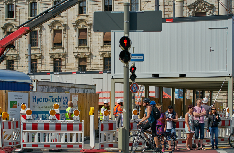 09.07.2019 - Neue Container für das Hotel Königshof