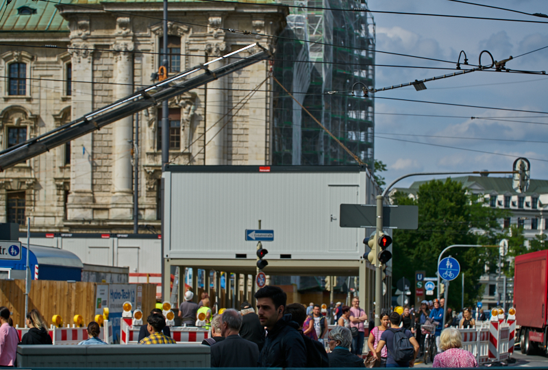 09.07.2019 - Neue Container für das Hotel Königshof