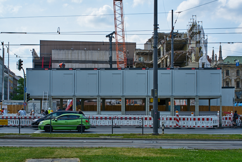 09.07.2019 - Neue Container für das Hotel Königshof
