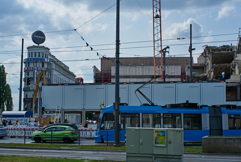 09.07.2019 - Neue Container für das Hotel Königshof