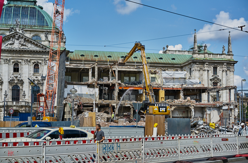 15.07.2019 - Neubau und Abriss vom Hotel Königshof München