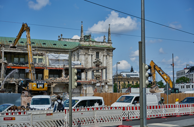 15.07.2019 - Neubau und Abriss vom Hotel Königshof München