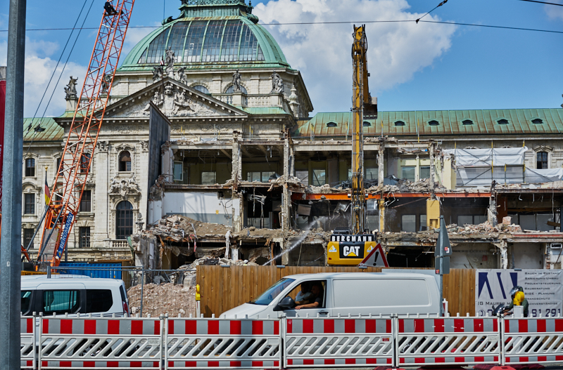 15.07.2019 - Neubau und Abriss vom Hotel Königshof München