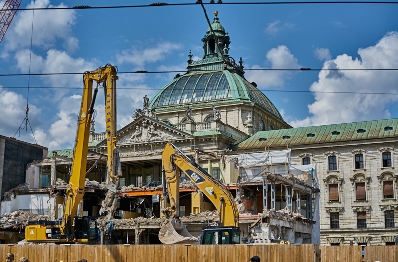 15.07.2019 - Neubau und Abriss vom Hotel Königshof München