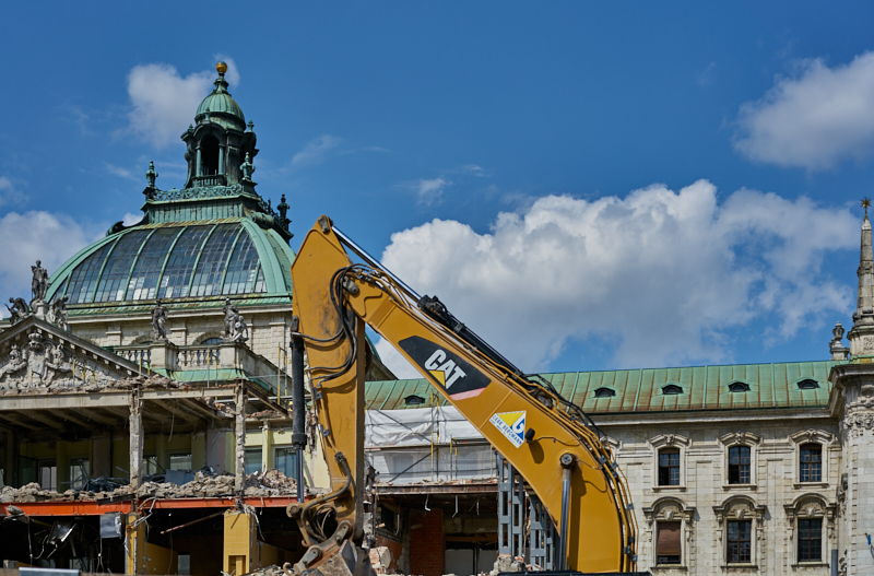 15.07.2019 - Neubau und Abriss vom Hotel Königshof München