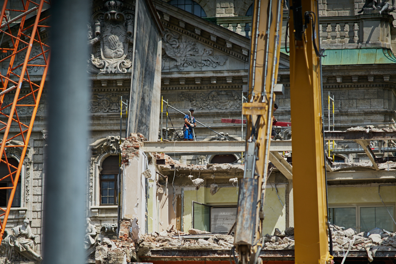 16.07.2019 - Abriss-und-Neubau-des-Hotel-Königshof-in-München