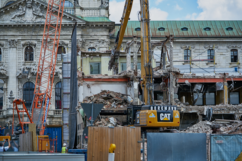 16.07.2019 - Abriss-und-Neubau-des-Hotel-Königshof-in-München