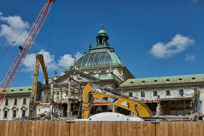 16.07.2019 - Abriss-und-Neubau-des-Hotel-Königshof-in-München
