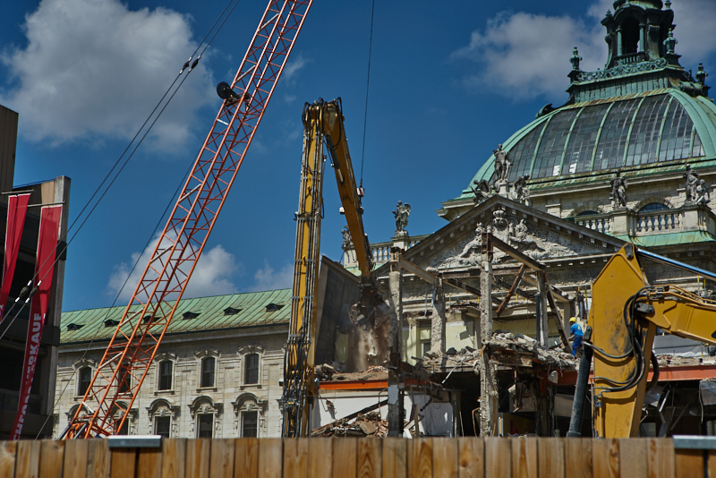 16.07.2019 - Abriss-und-Neubau-des-Hotel-Königshof-in-München