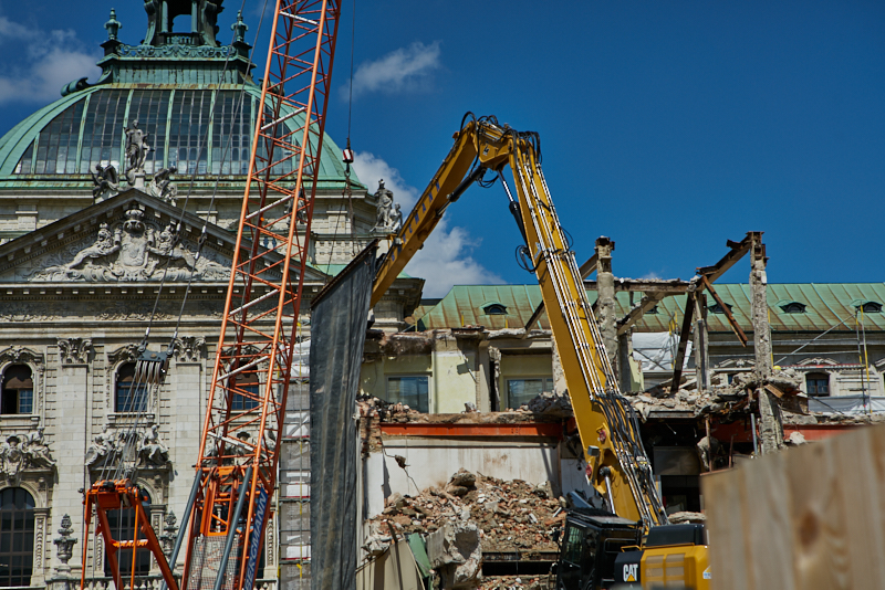 16.07.2019 - Abriss-und-Neubau-des-Hotel-Königshof-in-München