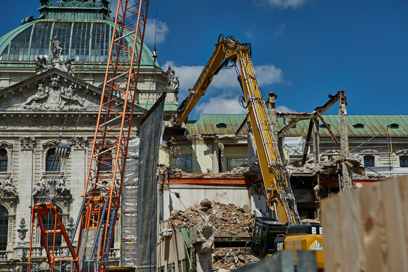 16.07.2019 - Abriss-und-Neubau-des-Hotel-Königshof-in-München