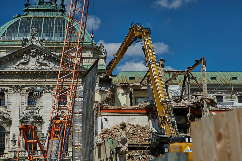16.07.2019 - Abriss-und-Neubau-des-Hotel-Königshof-in-München