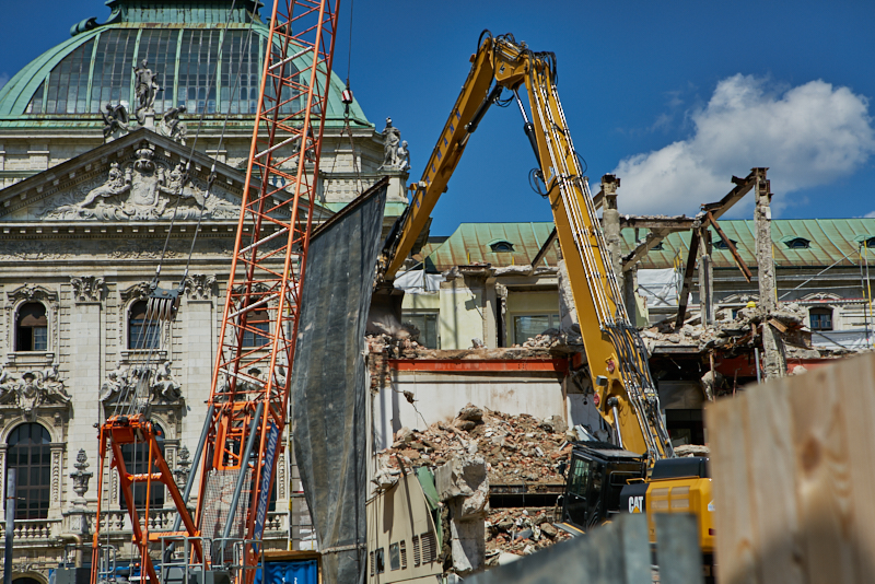 16.07.2019 - Abriss-und-Neubau-des-Hotel-Königshof-in-München
