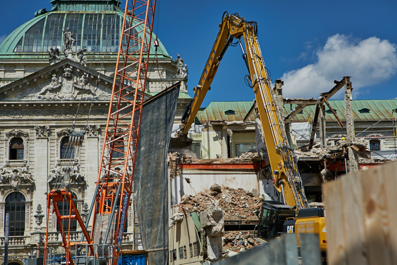 16.07.2019 - Abriss-und-Neubau-des-Hotel-Königshof-in-München