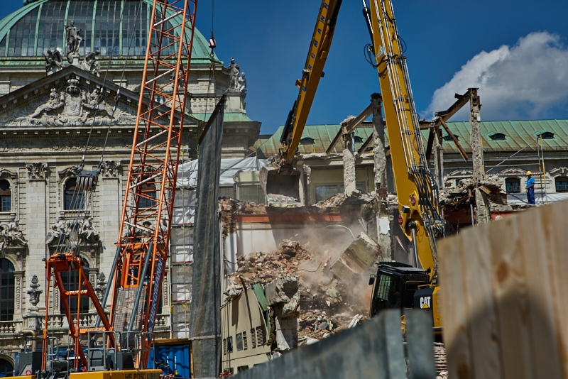 16.07.2019 - Abriss-und-Neubau-des-Hotel-Königshof-in-München