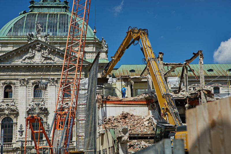 16.07.2019 - Abriss-und-Neubau-des-Hotel-Königshof-in-München