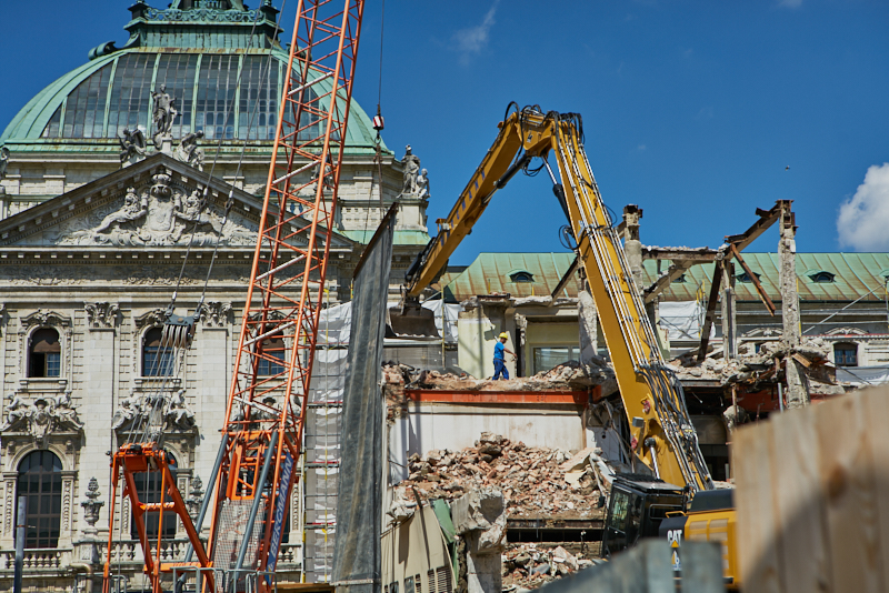 16.07.2019 - Abriss-und-Neubau-des-Hotel-Königshof-in-München