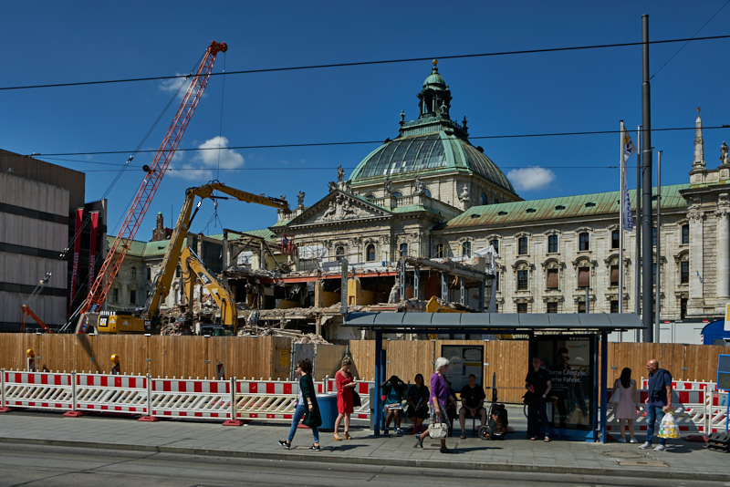 16.07.2019 - Abriss-und-Neubau-des-Hotel-Königshof-in-München