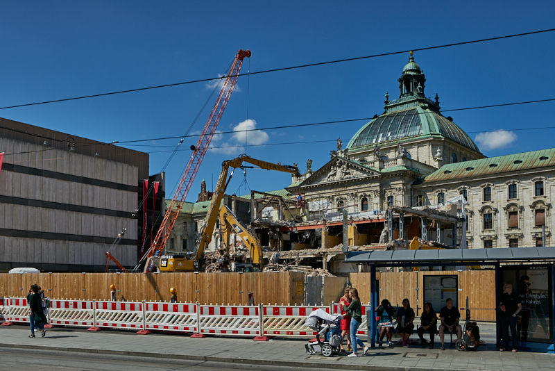 16.07.2019 - Abriss-und-Neubau-des-Hotel-Königshof-in-München