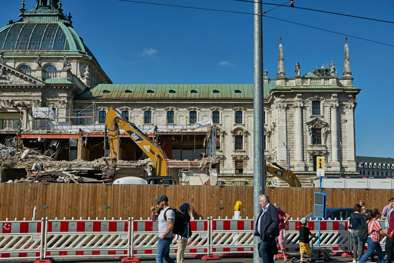 16.07.2019 - Abriss-und-Neubau-des-Hotel-Königshof-in-München