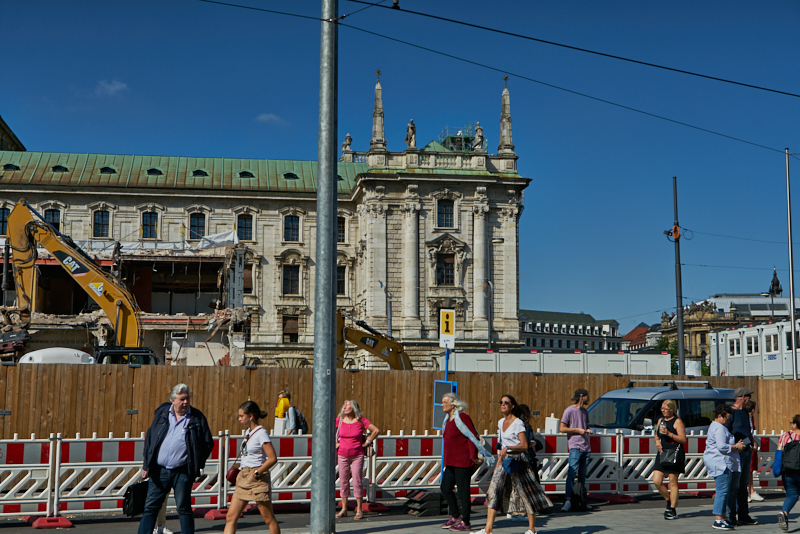 16.07.2019 - Abriss-und-Neubau-des-Hotel-Königshof-in-München